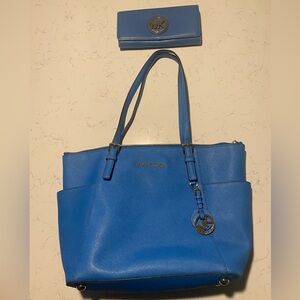 Preloved Michael Kors Large Leather Top-Zip Tote Bag & Snap-Front Wallet